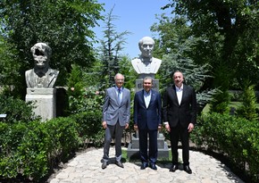Президент Ильхам Алиев и председатель Халк Маслахаты Туркменистана посетили дом-музей Бюльбюля в Шуше
