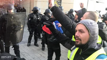 Fransada etirazçılar Makronun istefasını tələb etməyə başlayıblar - FOTO