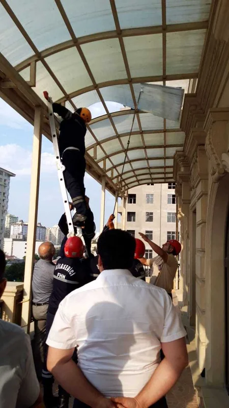 FHN küləyin Bakıda törətdiyi fəsadlarla bağlı məlumat yayıb