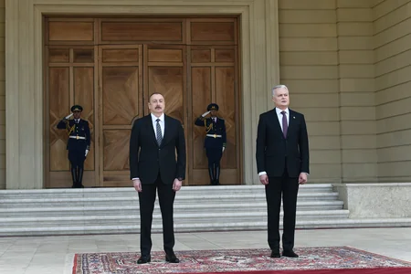 Official welcoming ceremony for Lithuanian President held in Baku