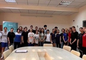 AMADA Azərbaycan qılıncoynatma millisinin üzvləri üçün maarifləndirmə seminarı keçirib