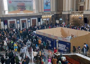 Kyiv residents trying to leave city en masse
