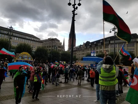 Hamburqda Azərbaycan Ordusuna dəstək məqsədilə mitinq keçirilib