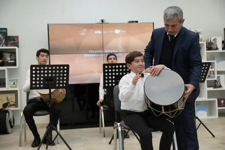 Heydər Əliyev İncəsənət Məktəbində “Azərbaycan milli musiqi alətləri: tarix və müasirlik” mövzusunda təlim keçirilib