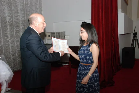 Azərbaycan tibb universitetinin məzunları Hippokrat andı içiblər