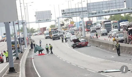 Honkonqda turist avtobusu qəzaya uğrayıb, 5 nəfər ölüb