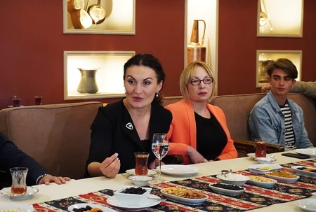 Gürcüstanın dövlət naziri azərbaycanlı gənclərlə görüşüb