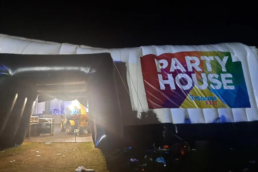 Çexiyada musiqi festivalında yaranan izdiham zamanı 12 nəfər xəsarət alıb
