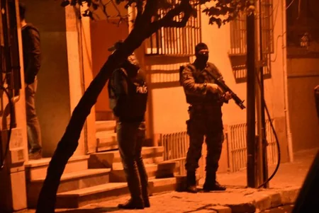 ​İstanbulda İŞİD-in 7 terrorçusu tutulub