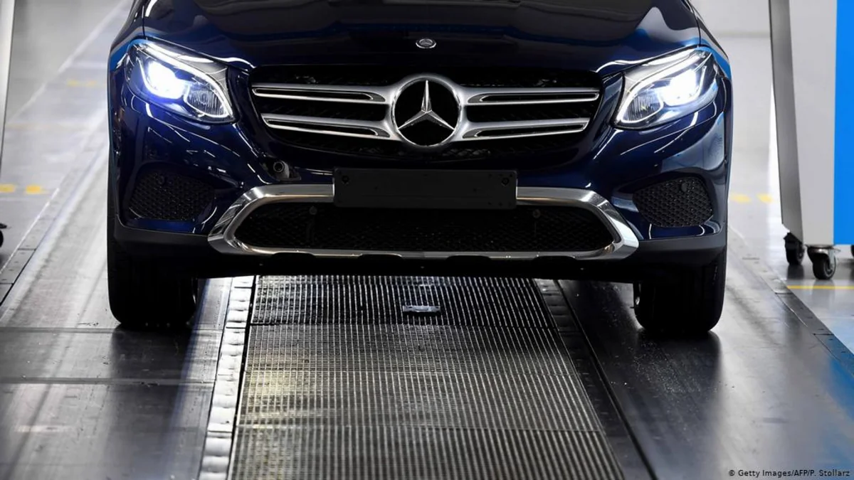 Mercedes-Benz грозит запрет на продажу машин в Германии