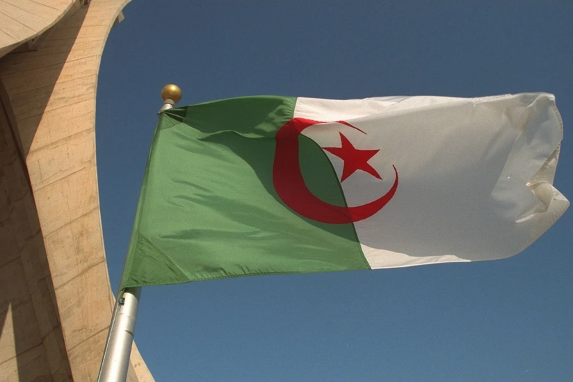 Əlcəzairdə keçmiş baş nazir və səhiyyə naziri həbs edilib