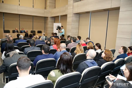 Qoşqar Təhməzli qida məhsullarının istehsalı ilə məşğul olan sahibkarlarla görüşüb