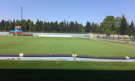 Tovuz şəhər stadionunun ot örtüyü yenilənir