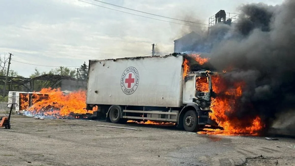 Rusiya Donbasa raket zərbələri endirib, BQXK-nin üç əməkdaşı ölüb, ikisi yaralanıb