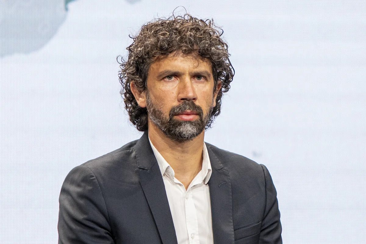 İtaliya millisinin və Romanın sabiq futbolçusu şəhər meri seçilib