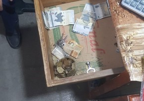 Siyəzəndə iki qardaş mağazanı soydu