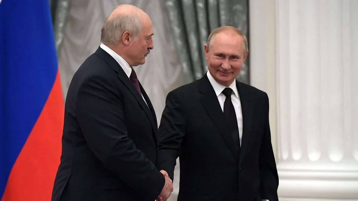 Aleksandr Lukaşenko: Putinlə doğma qardaşıq