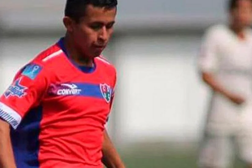 Peru komandasında çıxış edən Osama Vinladen adlı futbolçu diqqət mərkəzinə düşüb