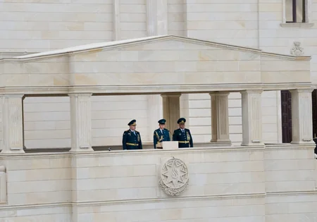 Gənc sərhədçilər and içib