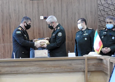 Zakir Həsənov İran ordusunun Baş Qərargah rəisi ilə görüşüb