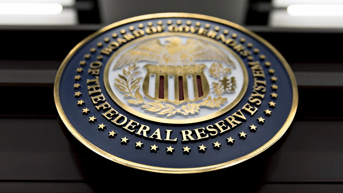 ФРС США сохранила базовую процентную ставку на уровне 5,25-5,5%