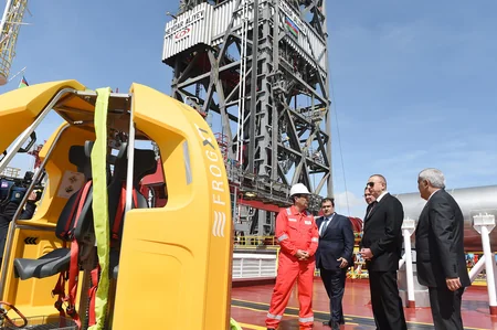 Prezident İlham Əliyev Heydər Əliyev adına yarımdalma qazma qurğusunun açılışında iştirak edib - YENİLƏNİB