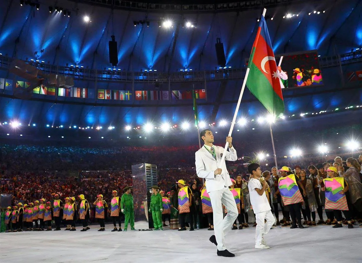 Azərbaycan yığması XXXI Yay Olimpiya Oyunlarında atletlərin paradında iştirak edib