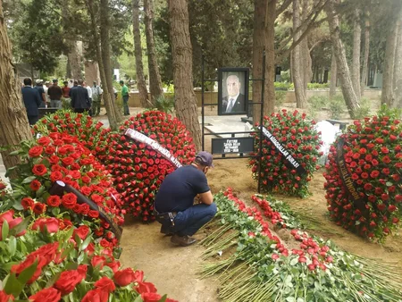 Fəttah Heydərov I Fəxri xiyabanda dəfn olunub