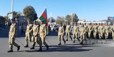 Gəncədə Zəfər Günü münasibətilə hərbçilərin yürüşü keçirilir