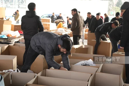 Bakıda Türkiyədə zəlzələdən zərərçəkənlərə yardım toplanılır - VİDEO