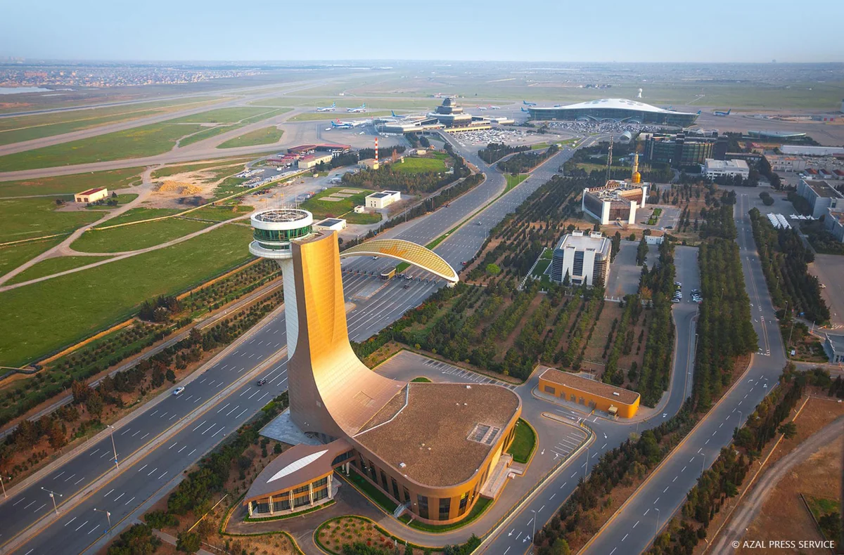 İsrail təyyarəsi sərnişinin vəfatı ilə əlaqədar Heydər Əliyev Beynəlxalq Aeroportuna eniş edib