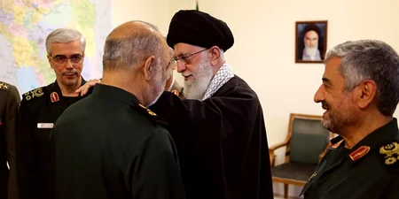 İranın ali rəhbəri Silahlı Qüvvələrdə yeni təyinatlar edib