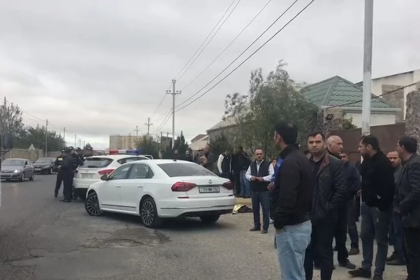 Abşeronda avtomobil övladını məktəbə yola salan qadını vuraraq öldürüb - VİDEO - YENİLƏNİB