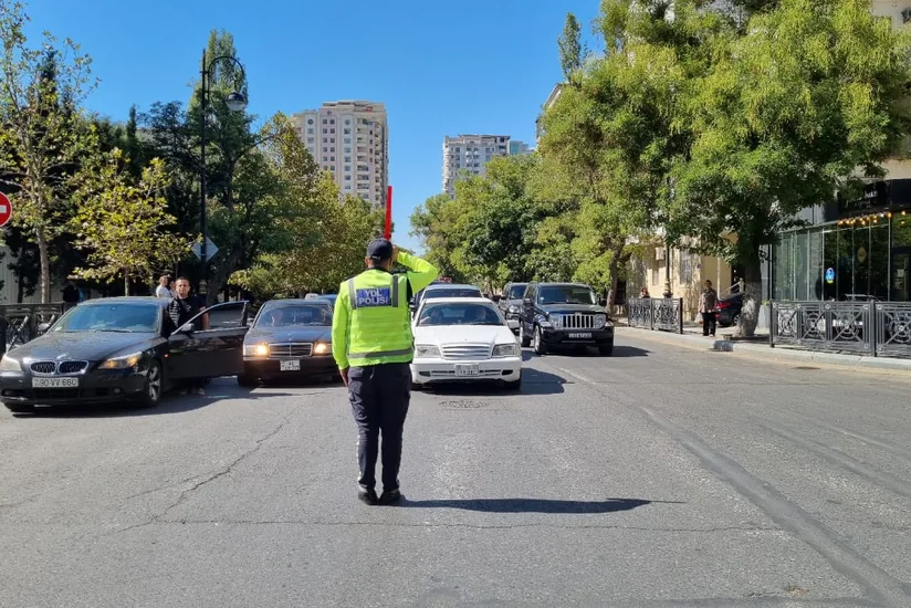 Bakının mərkəzində bağlanan yollar açılıb