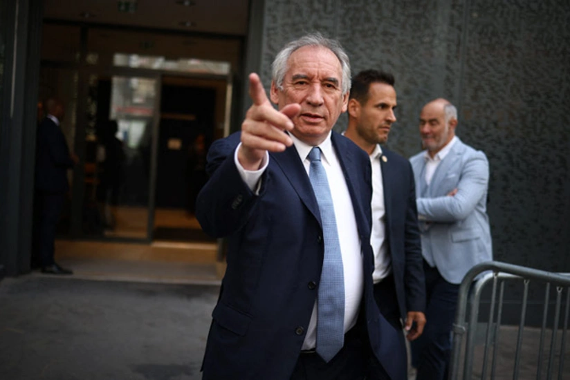 Fransanın ifrat sağçıları yeni baş naziri bütün partiyalarla dialoqa çağırır