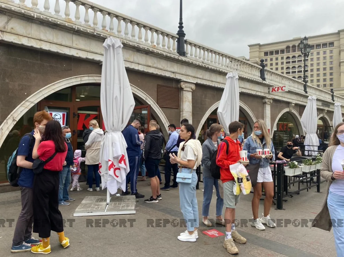QR-код в меню: Как жители Москвы справляются с новым условиями посещения кафе и ресторанов