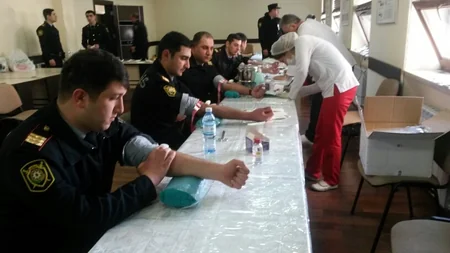 Polislər talassemiya xəstələrinə qan veriblər