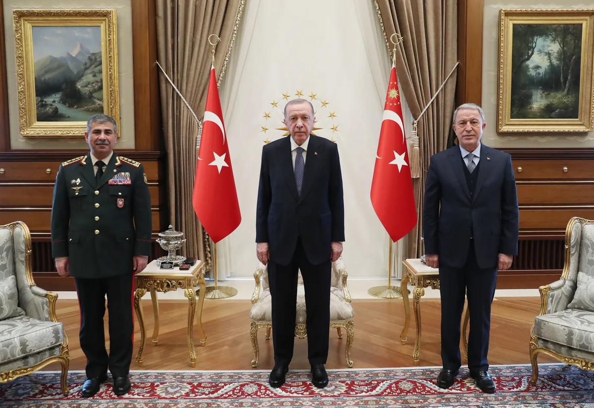 Президент Турции принял министра обороны Азербайджана