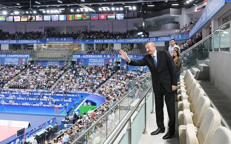 Prezident İlham Əliyev  cüdo üzrə dünya çempionatında yarımfinal qarşılaşmasına baxıb