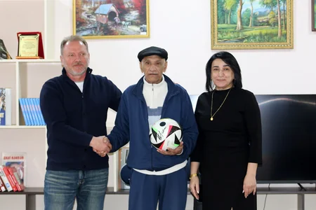 “Neftçi”nin əməkdaşları və veteran futbolçular qocalar evində olublar