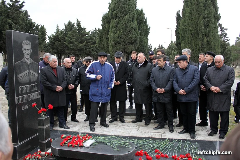 ​Neftçi klubu Anatoli Bonişevskinin məzarını ziyarət edib