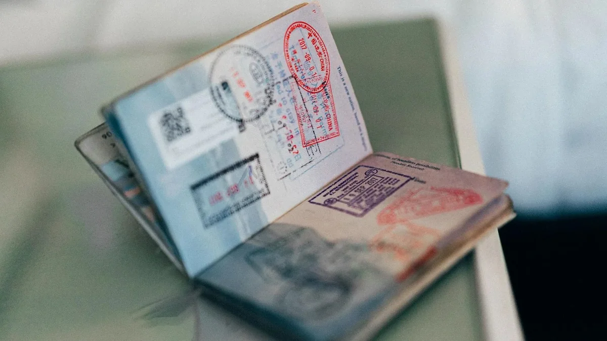 Британия может смягчить визовые требования для привлечения трудовых мигрантов