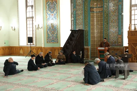 Prayers read in Azerbaijani mosques for plane crash victims