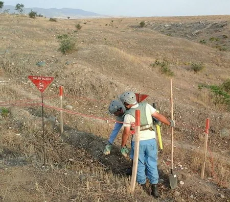 ​Ağdam və Tərtərdə partlamış raket qalıqları aşkarlanıb