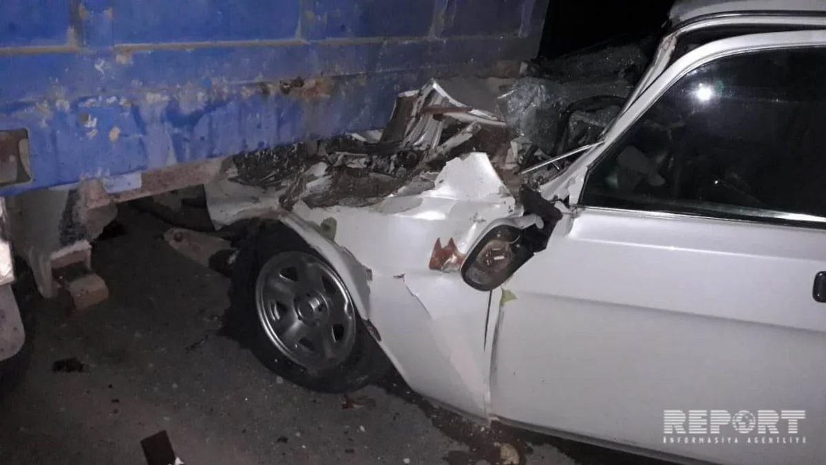 Kürdəmirdə QAZ-2410 KamAZa çırpılıb,  ölənlər var - FOTO - VİDEO - YENİLƏNİB