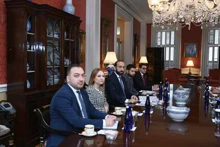Azərbaycan və Ermənistan XİN başçılarının görüşü başlayıb