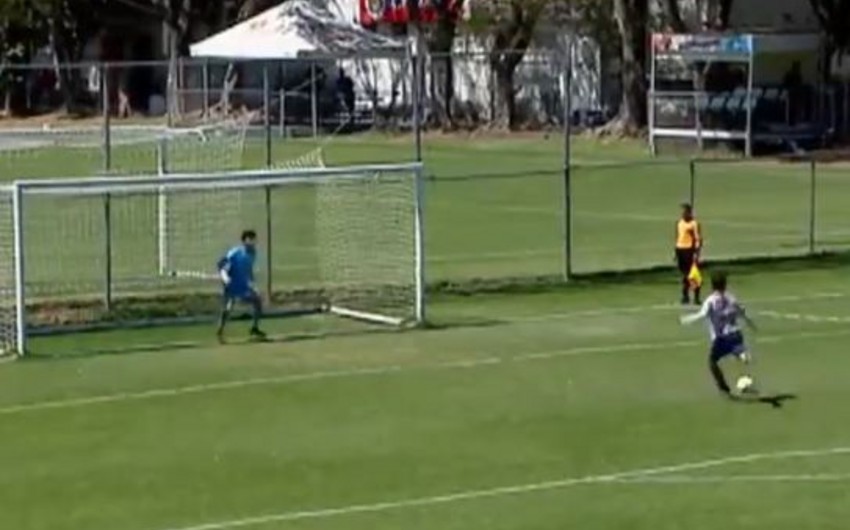 Meksikada penaltidən kuryoz qol vurulub - VİDEO
