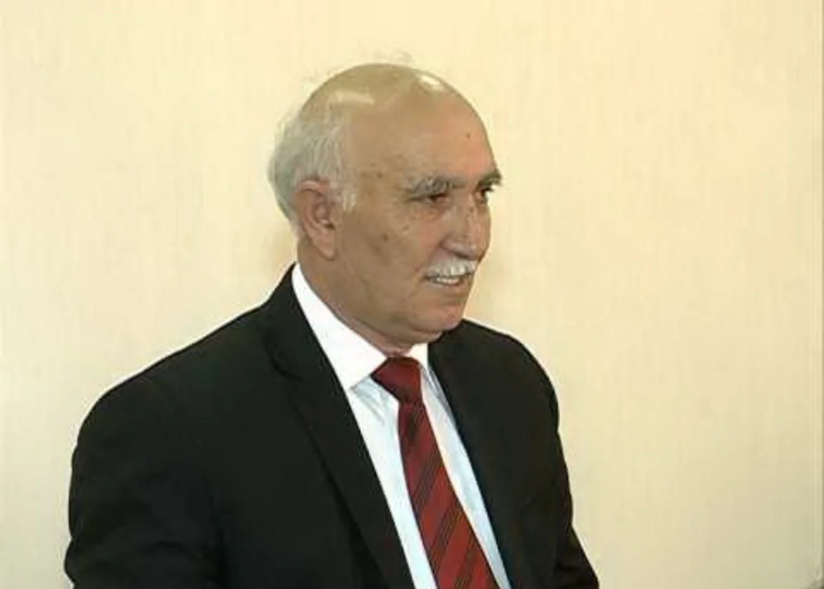 Atası avtomobillə vurularaq öldürülən jurnalistin şikayəti əsasında keçirilən məhkəmə təxirə salınıb