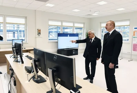 Prezident İlham Əliyev Bakı neft emalı zavodunda bitum qurğusunun və maye qazdoldurma məntəqəsinin açılışında iştirak edib - YENİLƏNİB