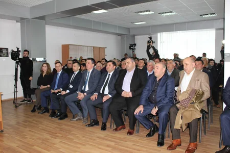 Diasporla İş üzrə Dövlət Komitəsinin sədri Gürcüstan azərbaycanlılarını narahat edən problemləri dinləyib